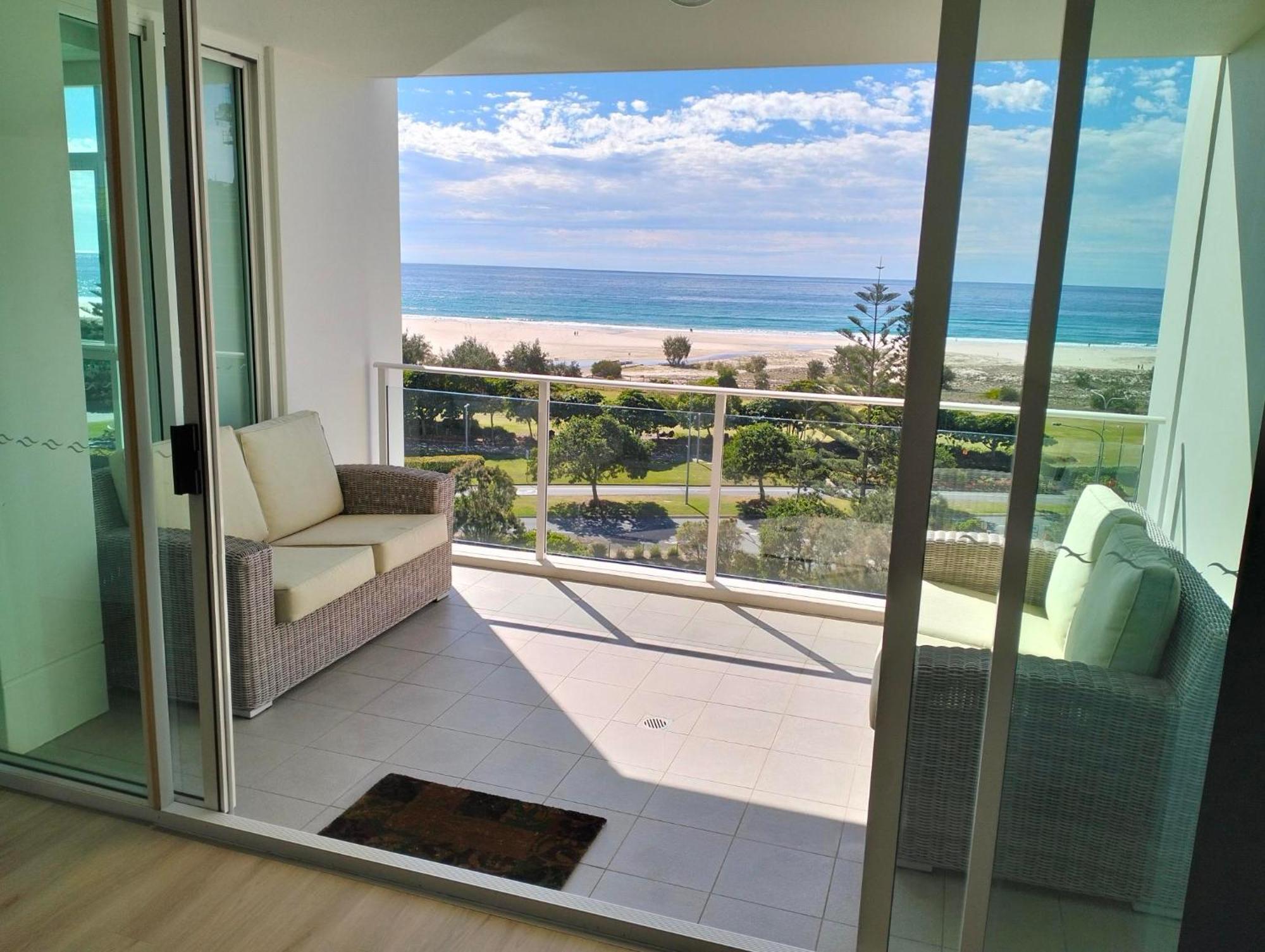 Kirra Surf Apartments Голд-Кост Экстерьер фото
