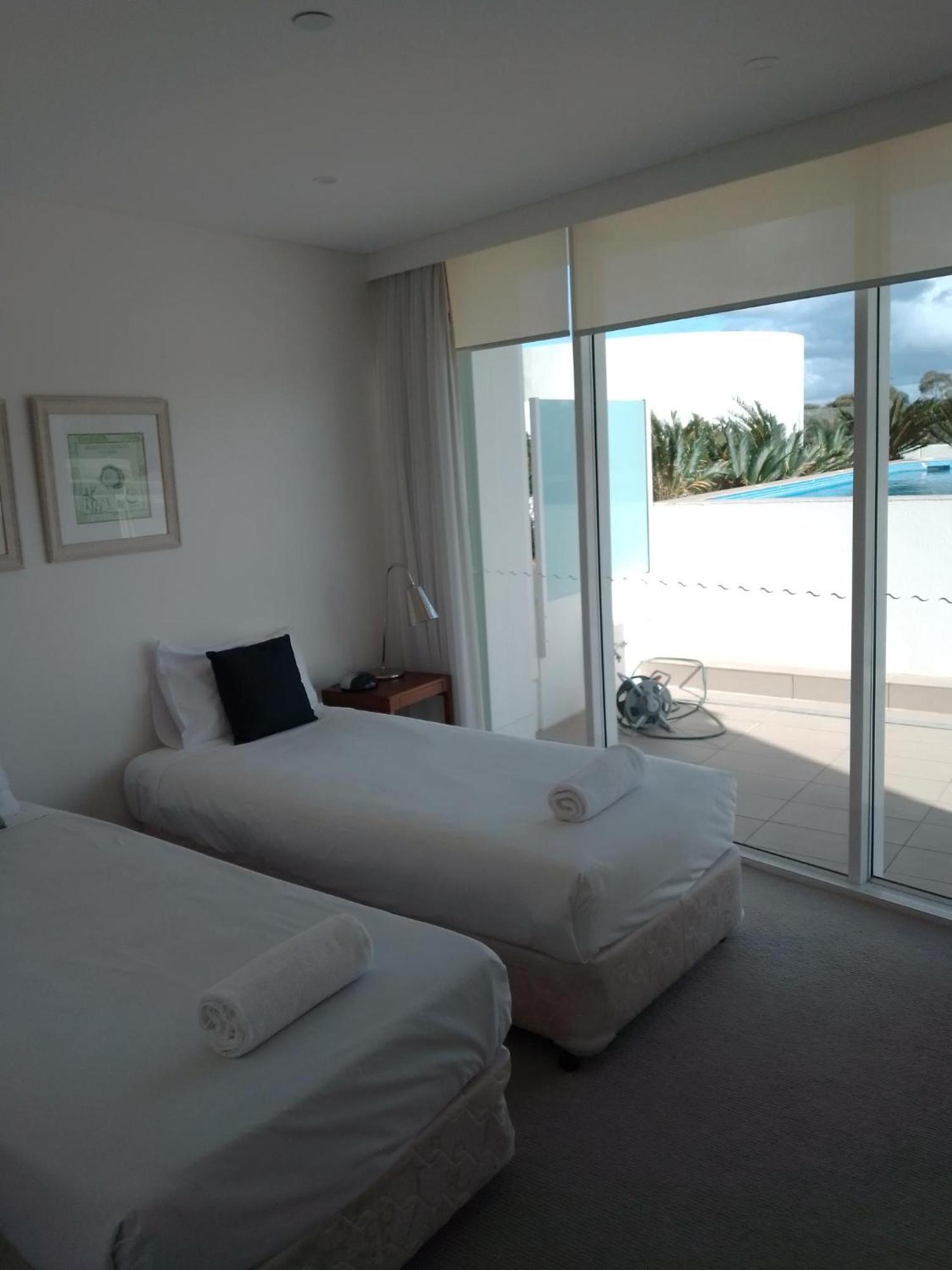 Kirra Surf Apartments Голд-Кост Экстерьер фото