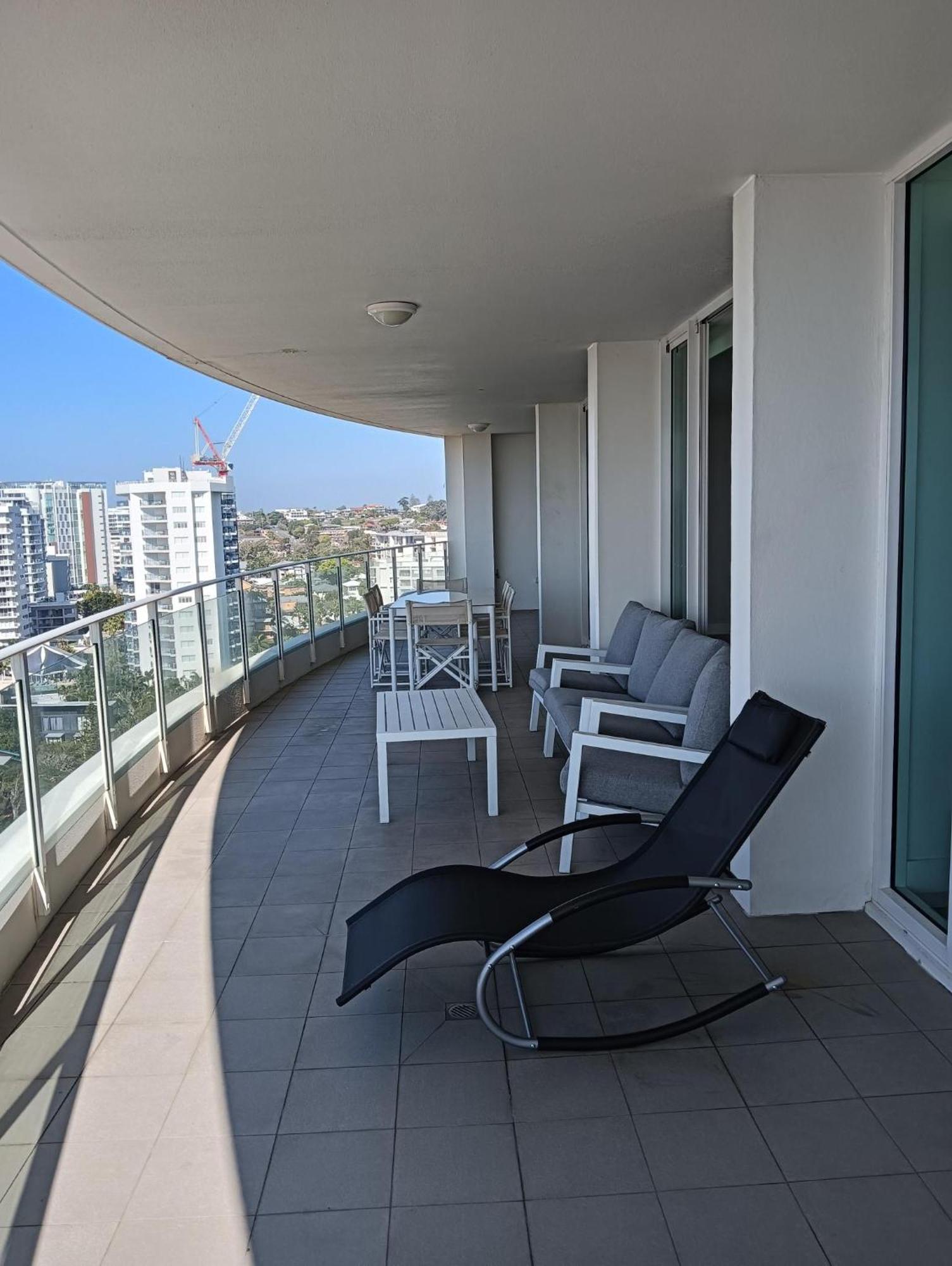 Kirra Surf Apartments Голд-Кост Экстерьер фото