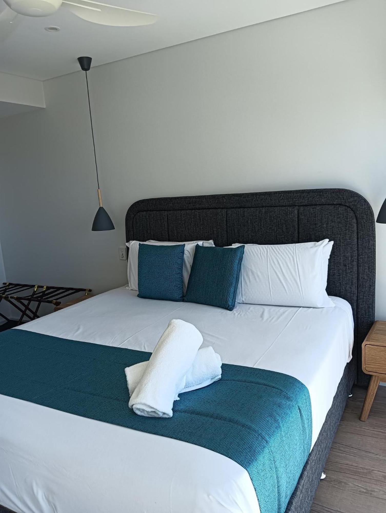 Kirra Surf Apartments Голд-Кост Экстерьер фото