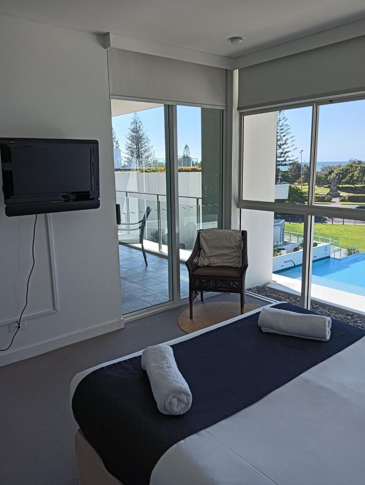 Kirra Surf Apartments Голд-Кост Экстерьер фото