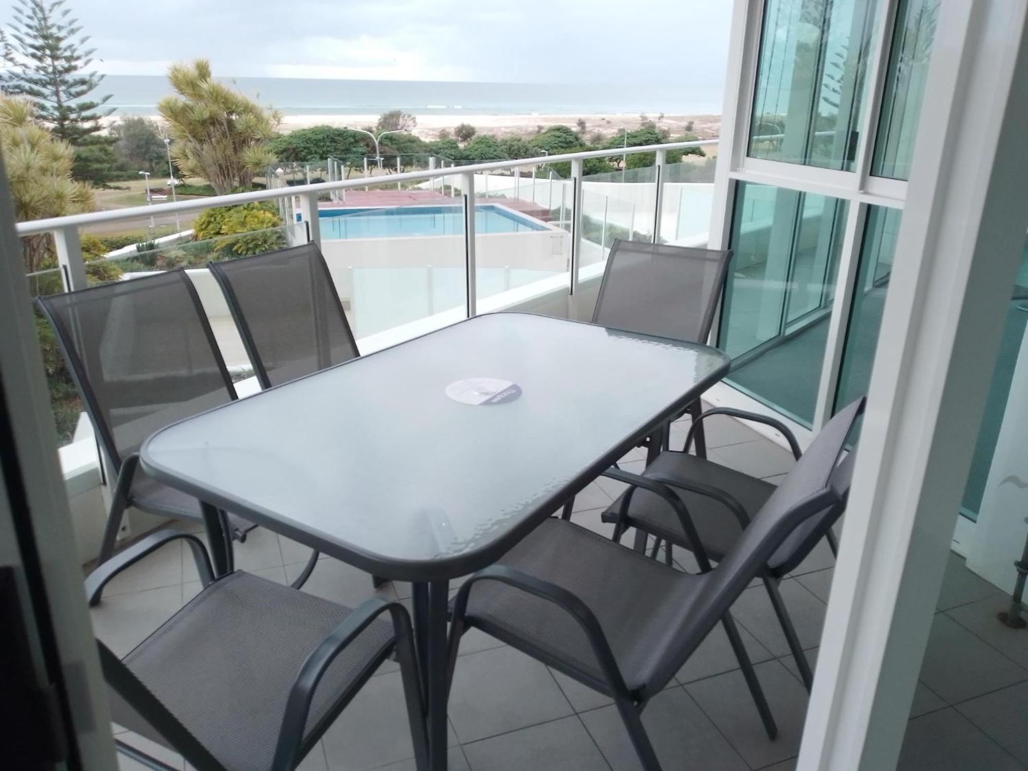 Kirra Surf Apartments Голд-Кост Экстерьер фото